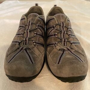 Women’s CLARKS shoes - size 7M